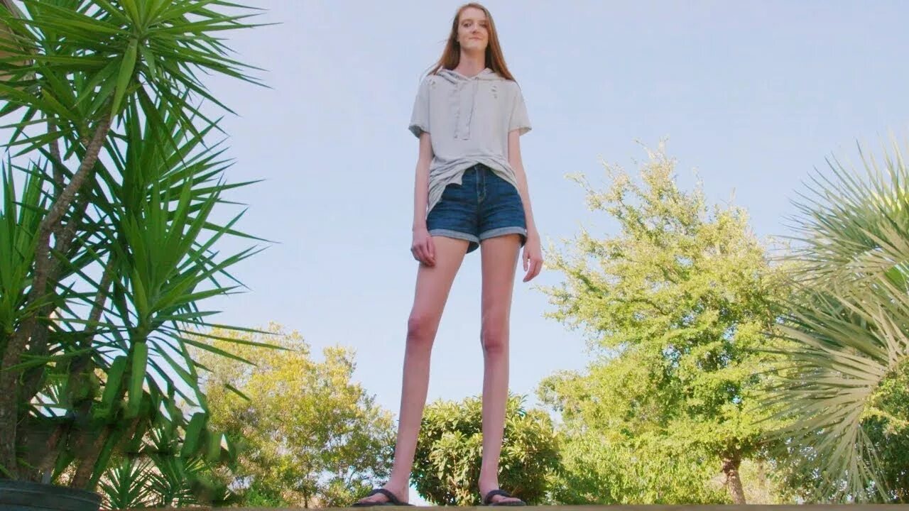 Люди с короткими ногами и длинным туловищем. Хагги длинные ноги. Мэйси каррин. Чейз кеннеди ступни. Маки керрин.