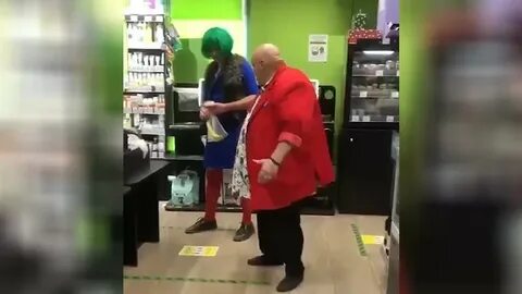Трансгендер побил