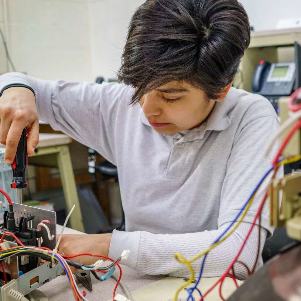 Install job. Computer technician. computer repair background. askey computer corp. it technician job description.