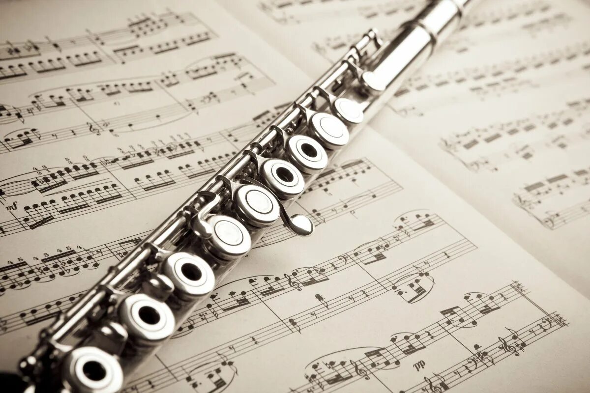Музыка музыкальные инструменты флейта. Флейта фон. Флейта классическая. Флейта на красивом фоне. Флейта на фоне нот.