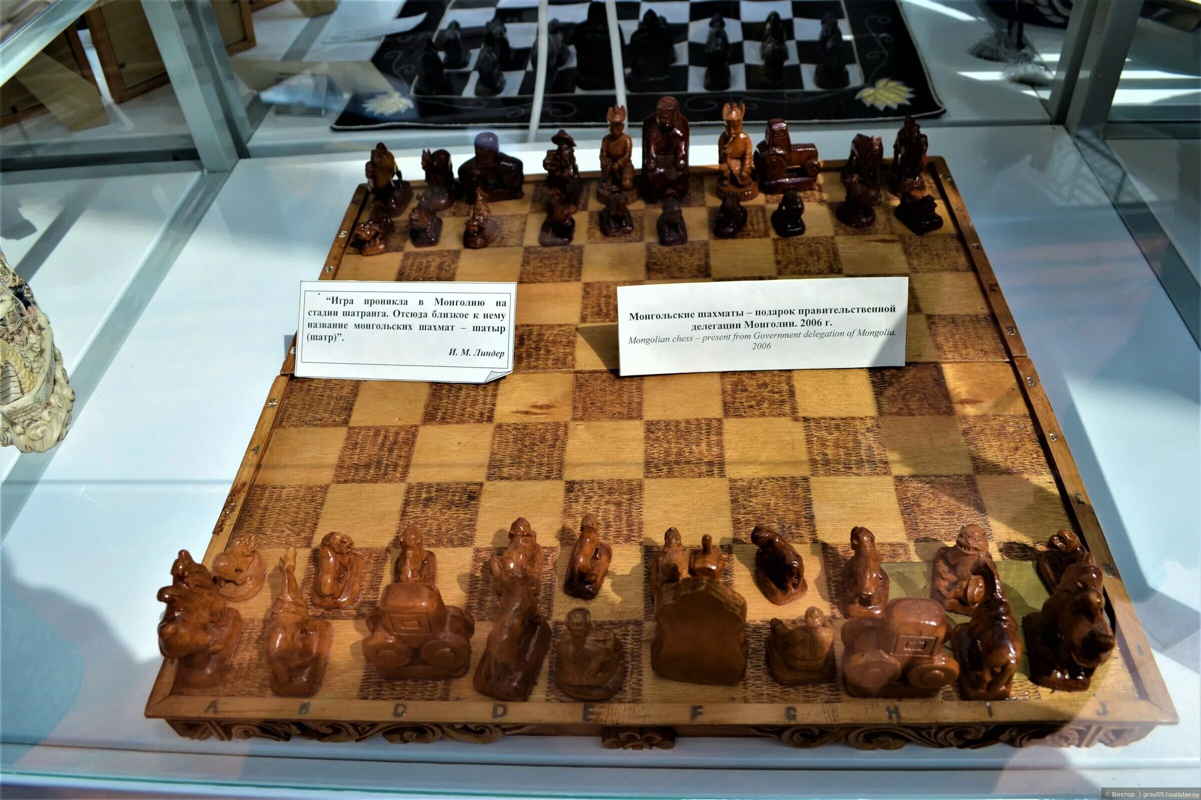 Какое древнее название носили шахматы у монголов. Какое древнее название носили шахматы у монголов. Шахматы татаро монгольские. Шахматы в монгольском стиле. Шатар и хиашатар.