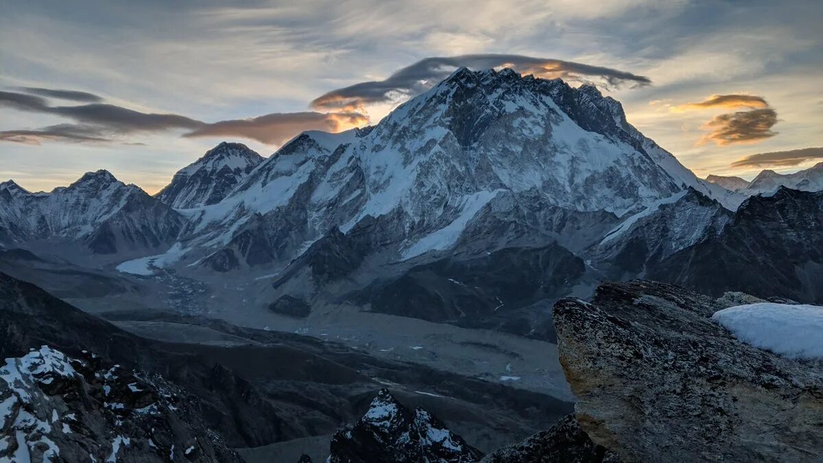 The highest mountain in europe. Нупцзе гора. Lhotse платья. 4608 Х 3072 пикс.. Лхоцзе Страна.