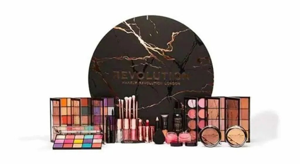 Адвент календарь революшен. Revolution deluxe advent calendar 2025. revolution you are the revolution advent calendar 2025. адвент календарь с косметикой революшен. адвент от революшен 2025.