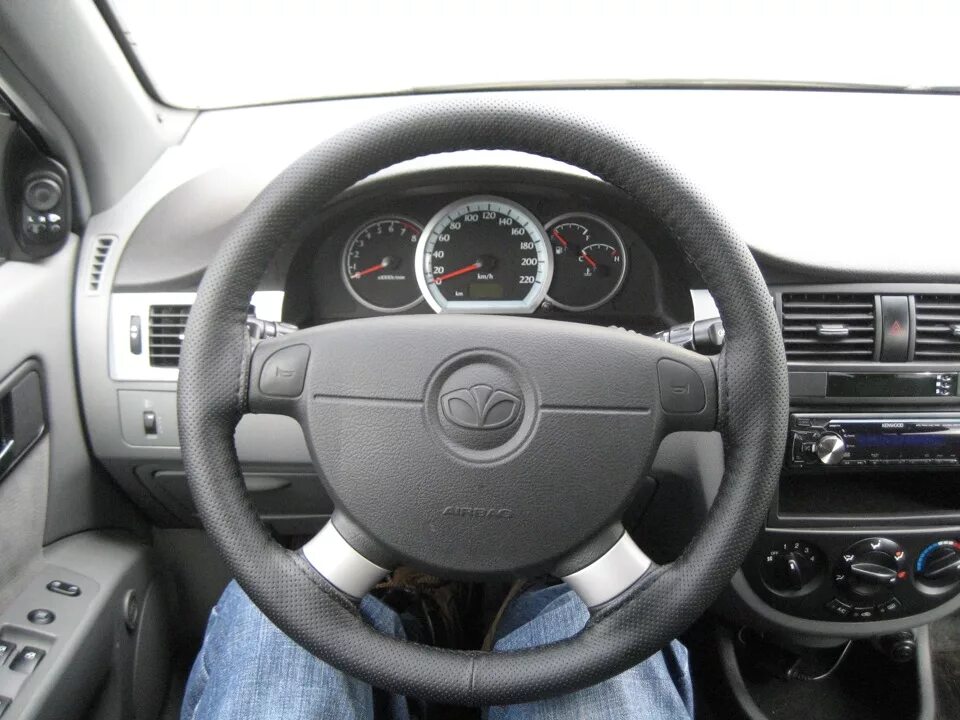 Руль шевроле джентра. Оплетка руля daewoo gentra. Руль дэу джентра. Оплетка руля daewoo gentra. Руль дэу джентра.