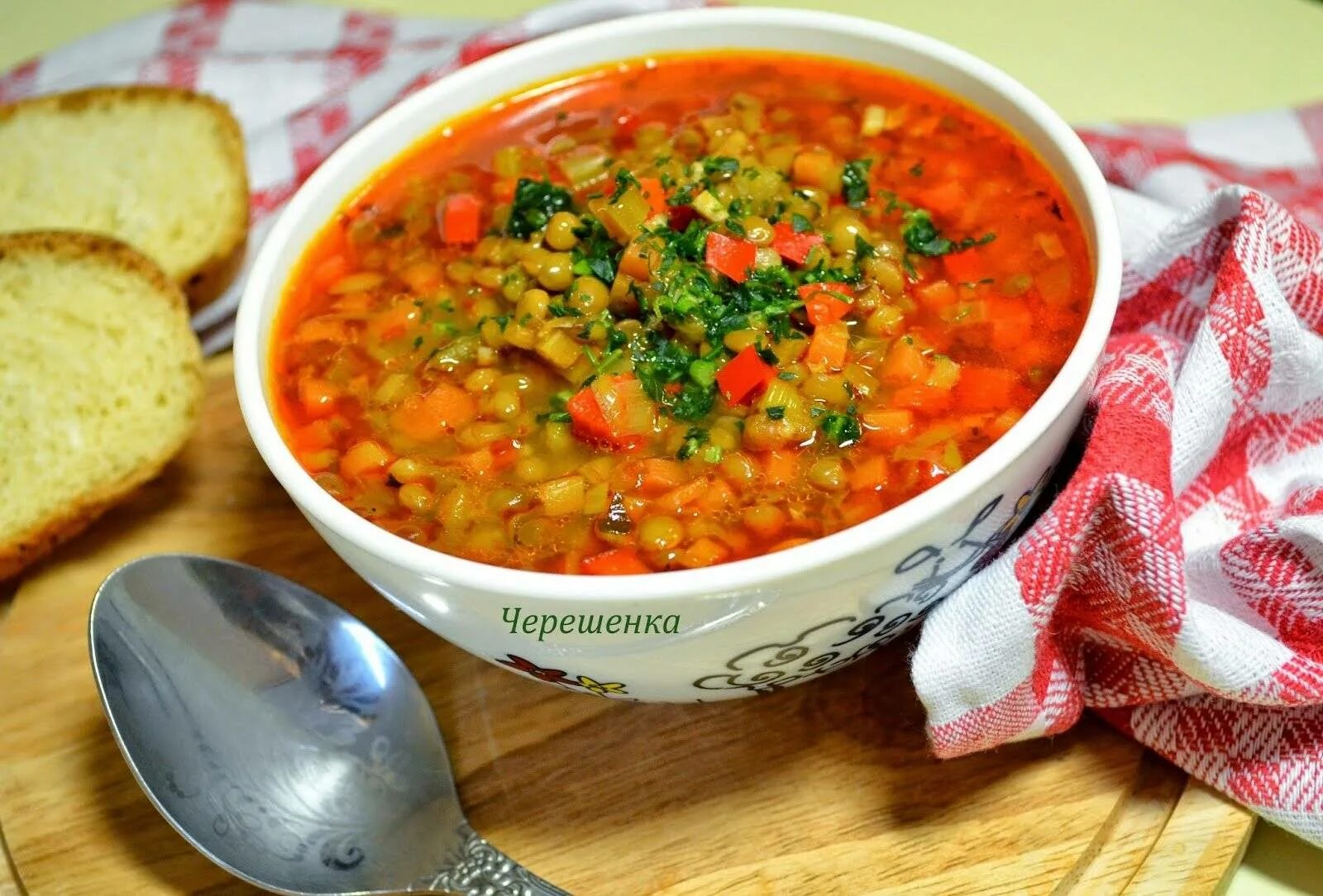 Суп без мяса рецепты быстро и вкусно. Лешта суп. суп чечевичный постный. чечевичный суп с зеленой чечевицей. чорба суп из чечевицы.
