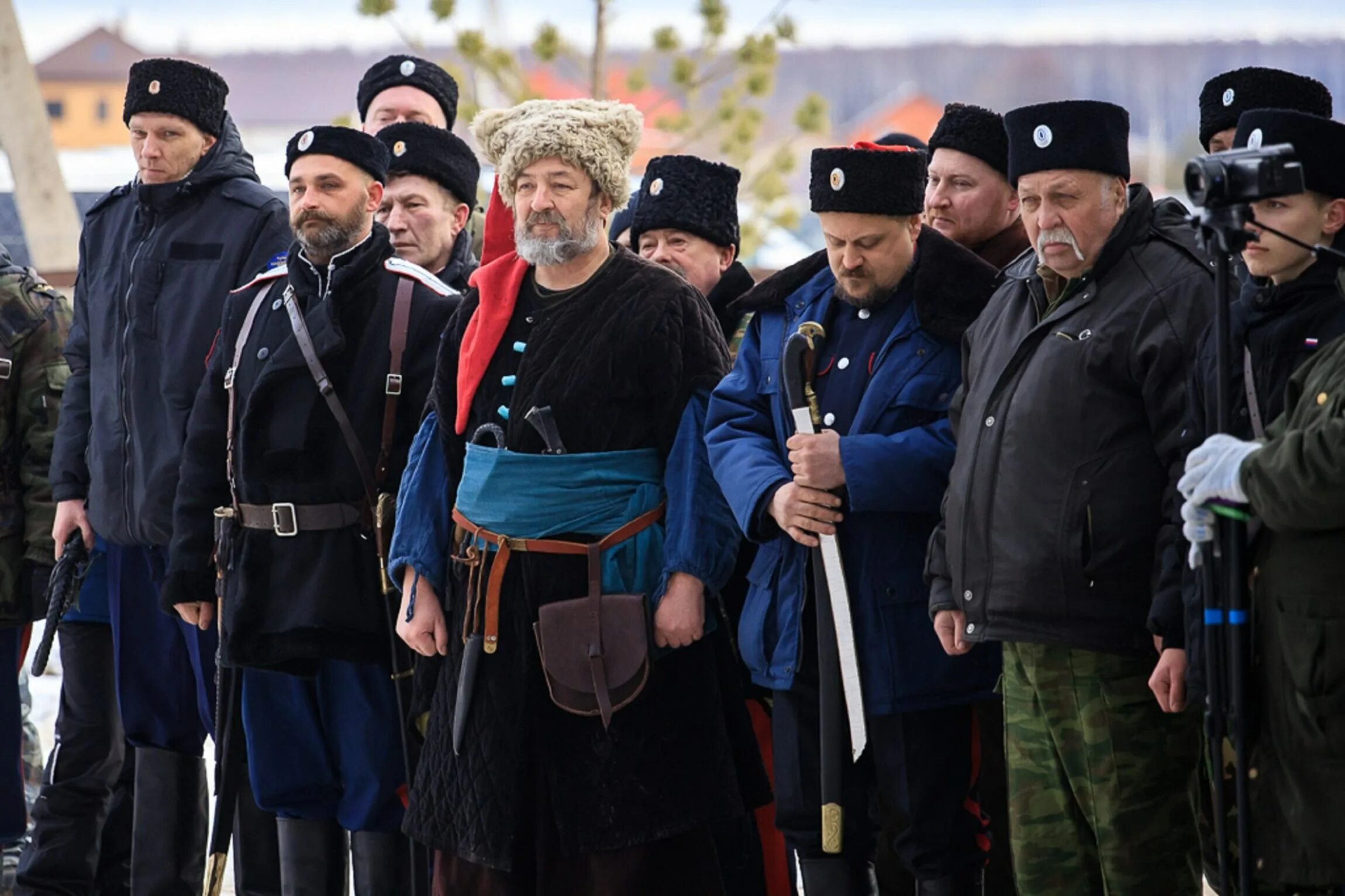 Атаман кубанского казачьего войска. Казачьи шермиции кубань. Казаки где живут сейчас. Казаки где живут сейчас. Кубанские казаки на кубани.