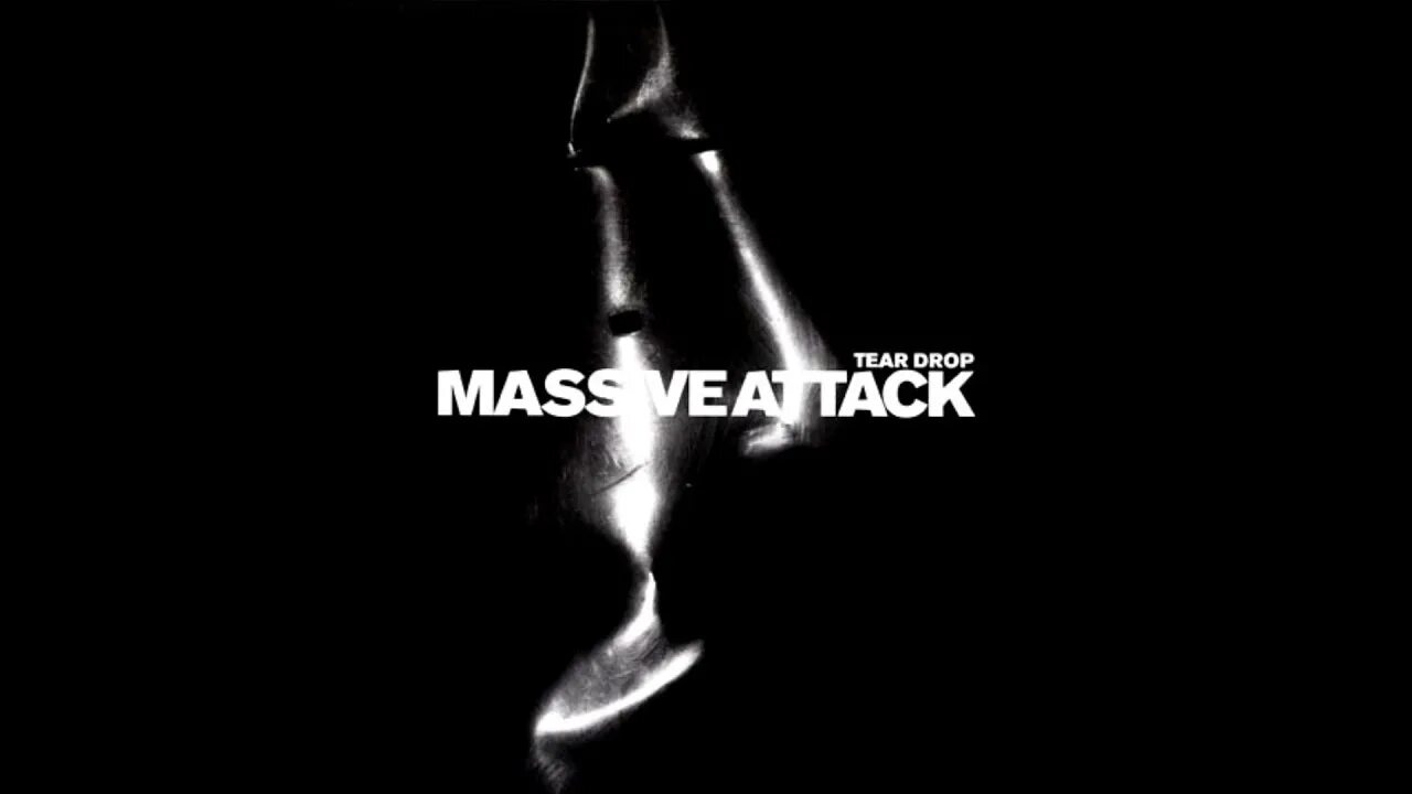 Teardrop massive. Massive attack teardrop. massive attack mezzanine обложка. massive attack обложки альбомов.
