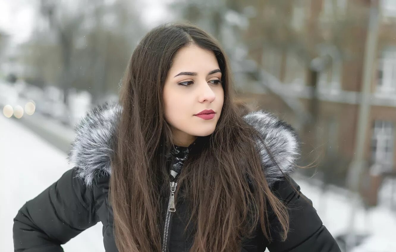 Пришли красивую девушку
