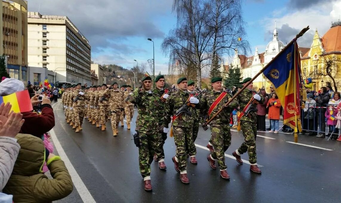 Украинцы румыния. Румынские войска на Украине. Военный парад в Румынии. Украинские шествия. Украина сегодня.