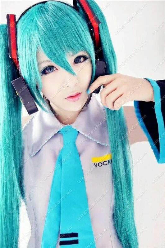 Hatsune miku cosplay. Cosplay Хацунэ Мику. Хатсуне Мику косплей. Хатсуне Мику в реальной жизни. Hatsune Miku косплей.