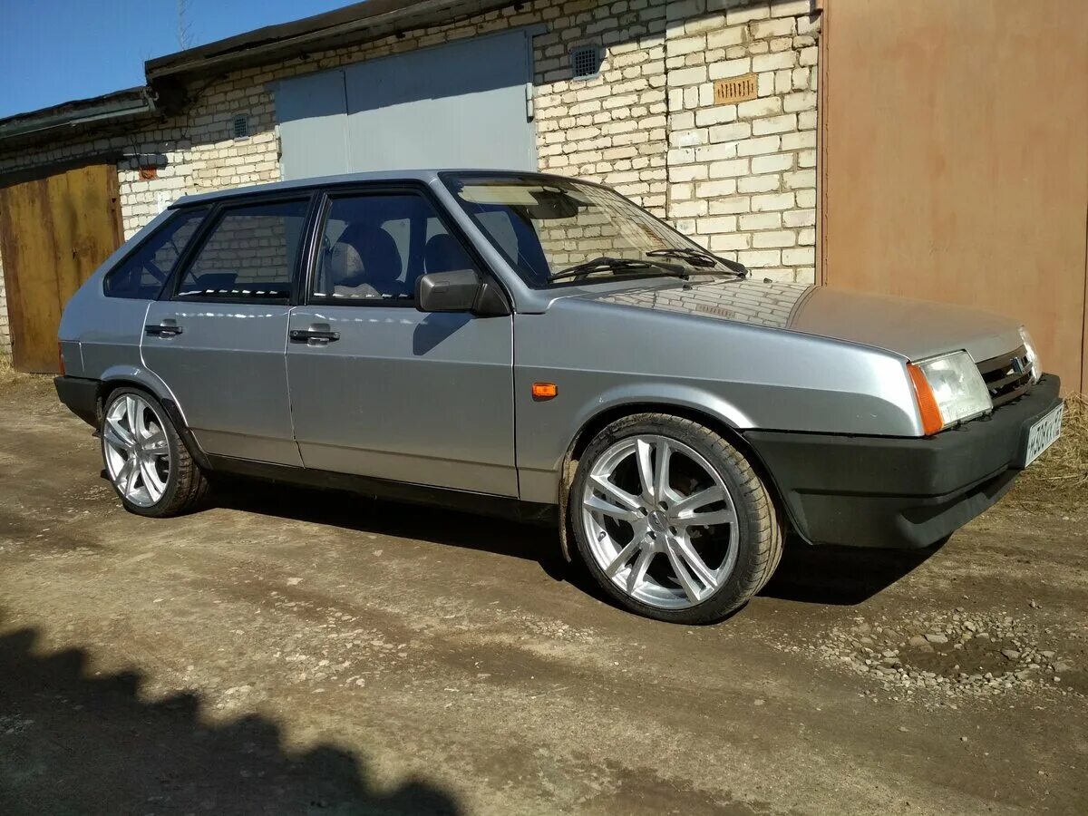 Ваз 2109 графит металлик. Ваз 2109 2001 года. Ваз 2109 серая тонированная. Ваз 2109 цвет нептун. Металл ваз 2109.