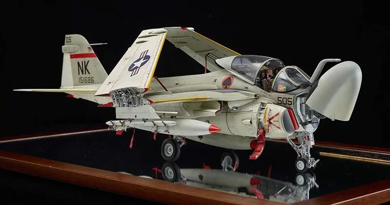 A-6 Intruder 1/32. Интрудер а-6 Трумпетер. EF 2000 Trumpeter 32. 1/32 Italery 609.