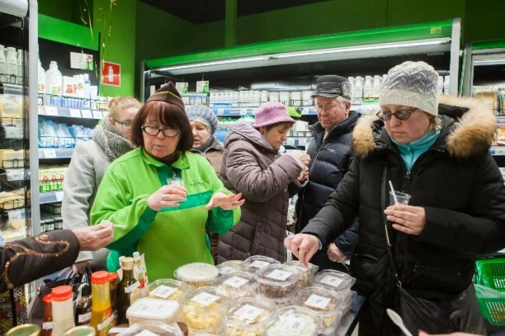 Дегустация ВКУСВИЛЛ. ВКУСВИЛЛ Тула. Дегустация в магазине ВКУСВИЛЛ. ВКУСВИЛЛ сотрудники. Вкусвилл тула доставка