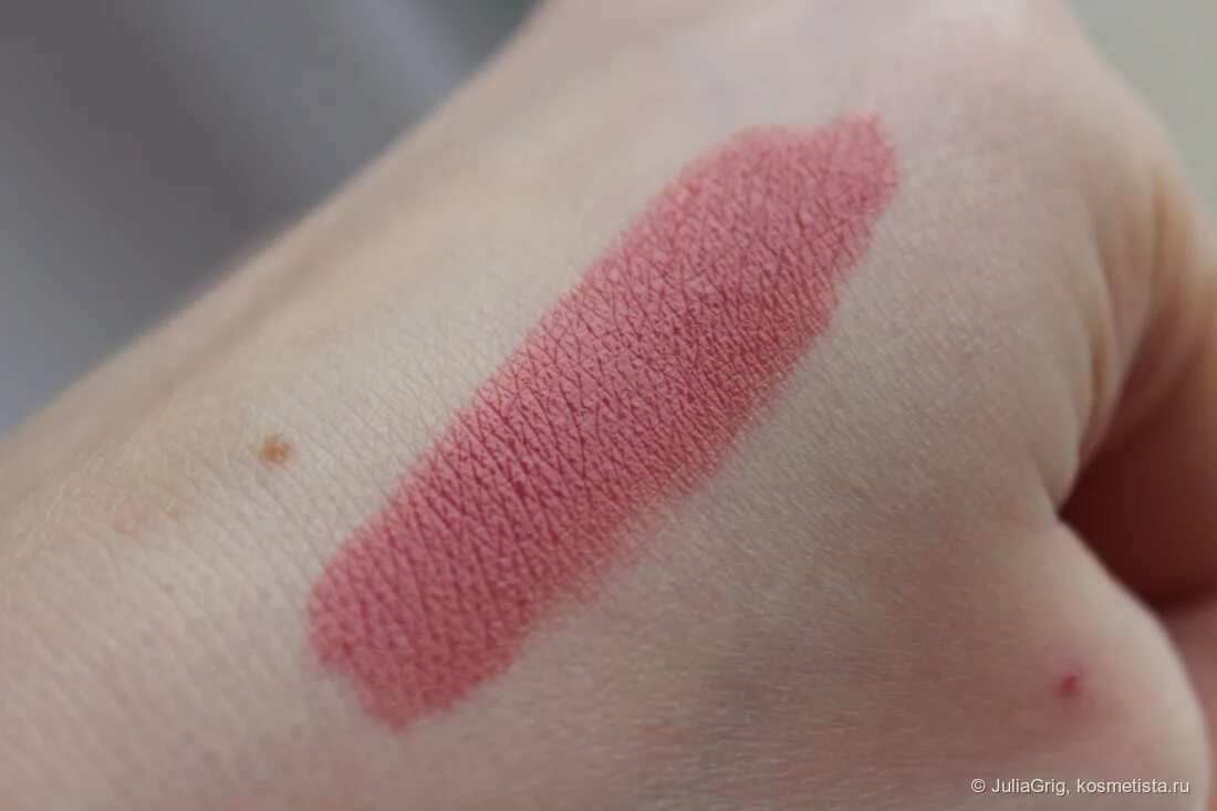 Clarins 705. Soft berry. Clarins 705 soft berry. Помада clarins soft berry 705. Soft berry.