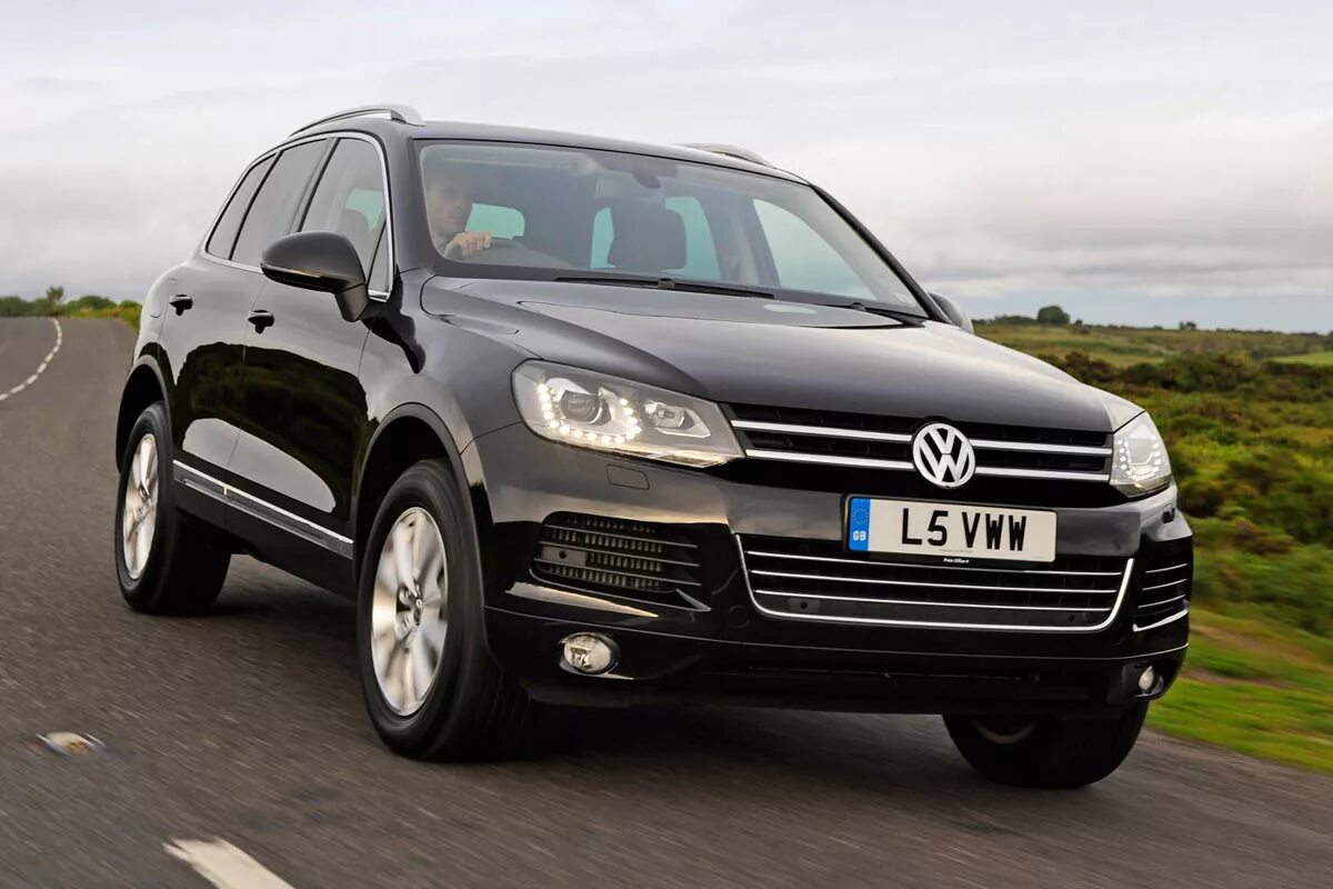 Фольксваген туарег 3. Защелка крышки двигателя туарег. 6 туарег. Vw touareg 2015. Фольксваген туарег 2015.