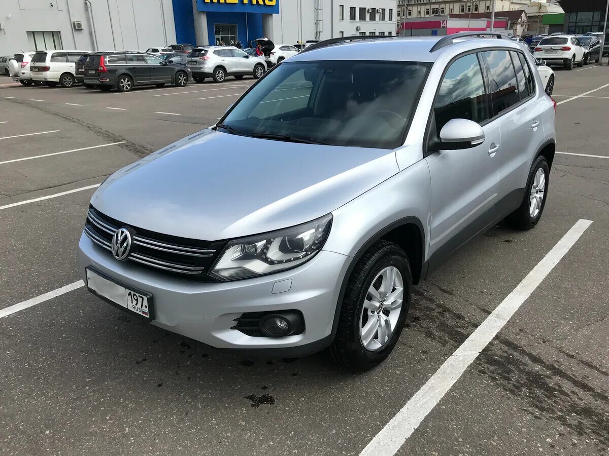 Volkswagen Tiguan 2011 Рестайлинг. Фольксваген Тигуан серебристый. VW Tiguan 2 Рестайлинг серебристый. Фольксваген Тигуан 2011г. Куплю фольксваген тигуан б у