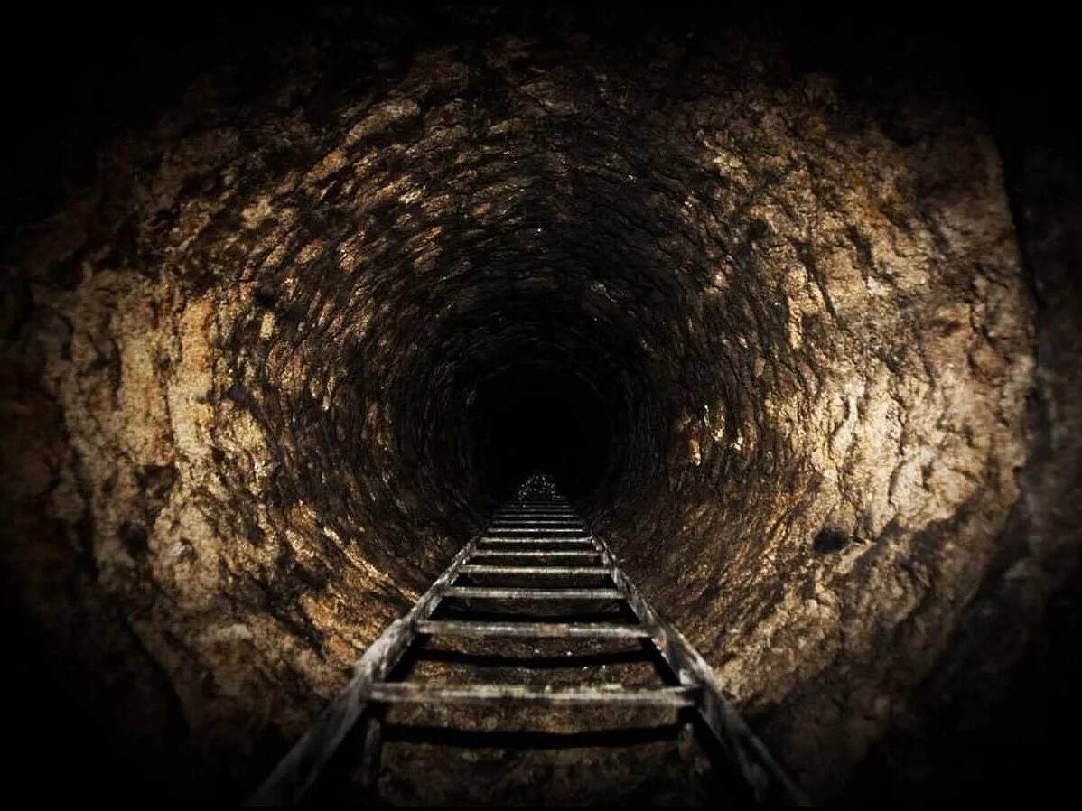 мрачный туннель. мрачный туннель. катакомбы нью йорка. страшный туннель. страшный туннель.