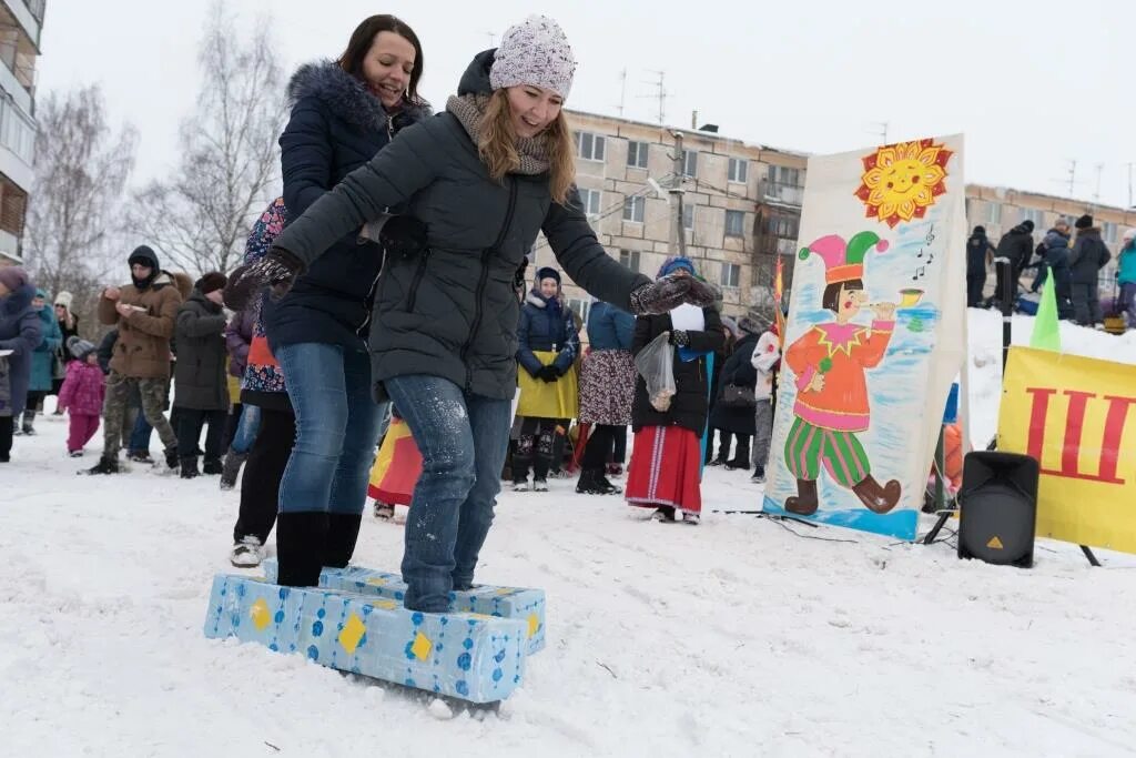 Игры и конкурсы масленичные. Масленица в детском саду. Развлечения на Масленицу на улице. Конкурсы на Масленицу на улице. Уличные игры на Масленицу.