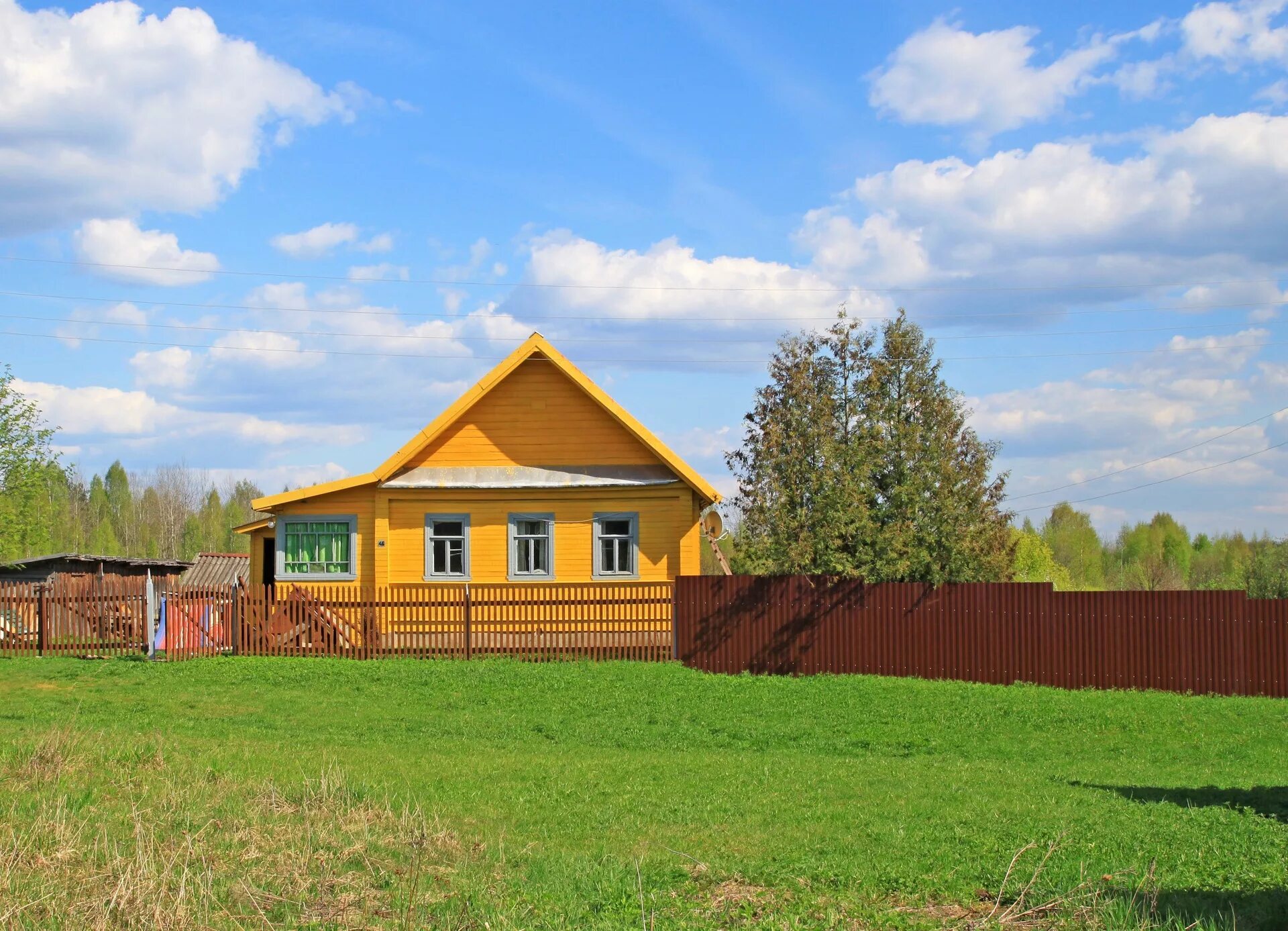 Ламерье Новгородская область. Дом в Новгородской области. Дом в деревне Новгородская область. Деревенский дом в Новгородской области. Домик в новгородской области