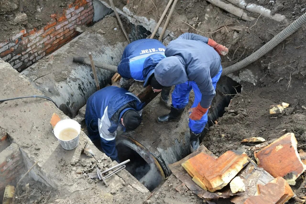 Реконструкция тепловых сетей. Самая длинная теплотрасса в мире. Трубы теплосети. Укладка трубопровода. Коммунальные сети отопление.