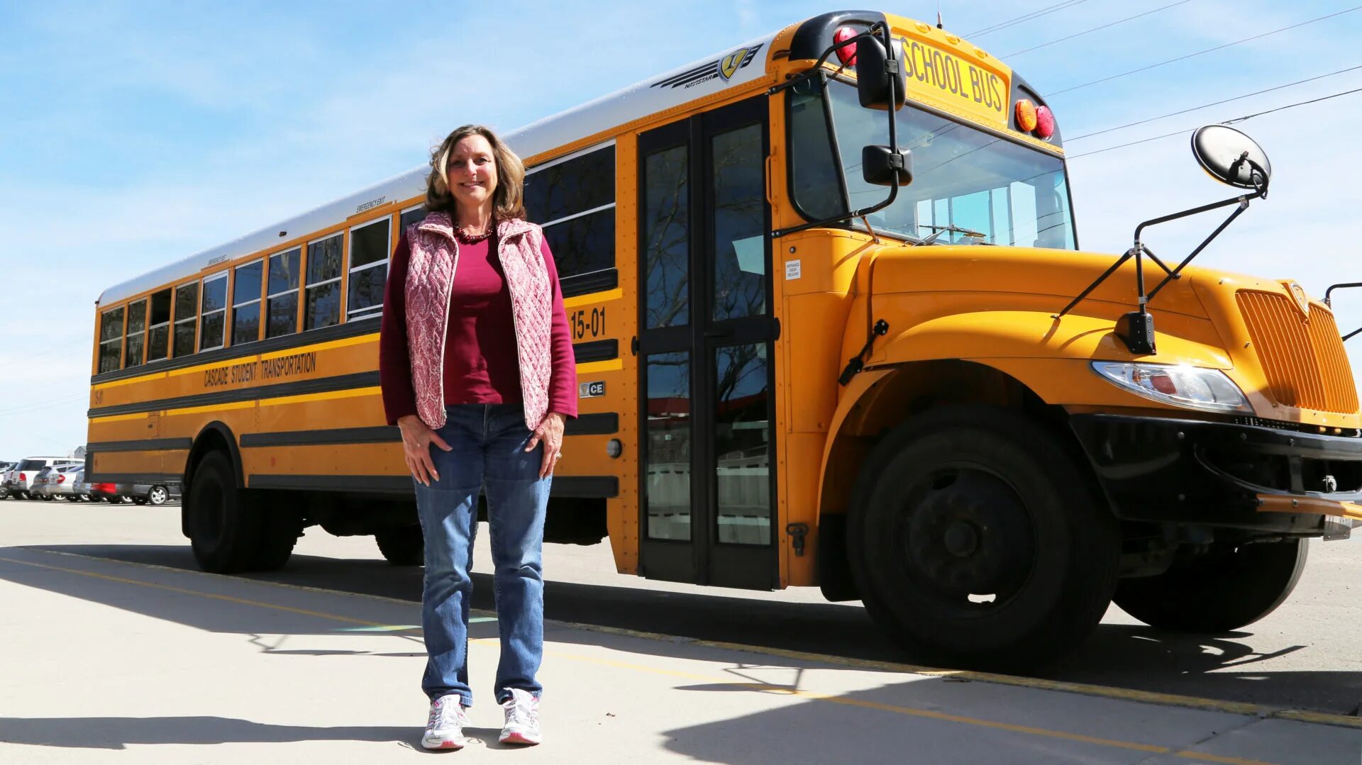 She is a bus driver. Девушки в школьном автобусе. school bus driver. женщина-водитель школьного автобуса. девушка у американского школьного автобуса.