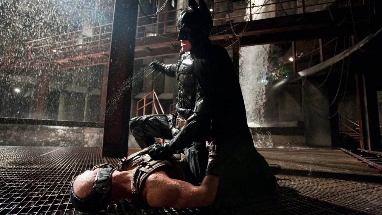 Бэтмен кристофера нолана и бэйн. Кайл даукаус юфс. Темный рыцарь: возрождение легенды фильм 2012. Томми конлон молодой боец. Том харди воин джоэл эдгертон.