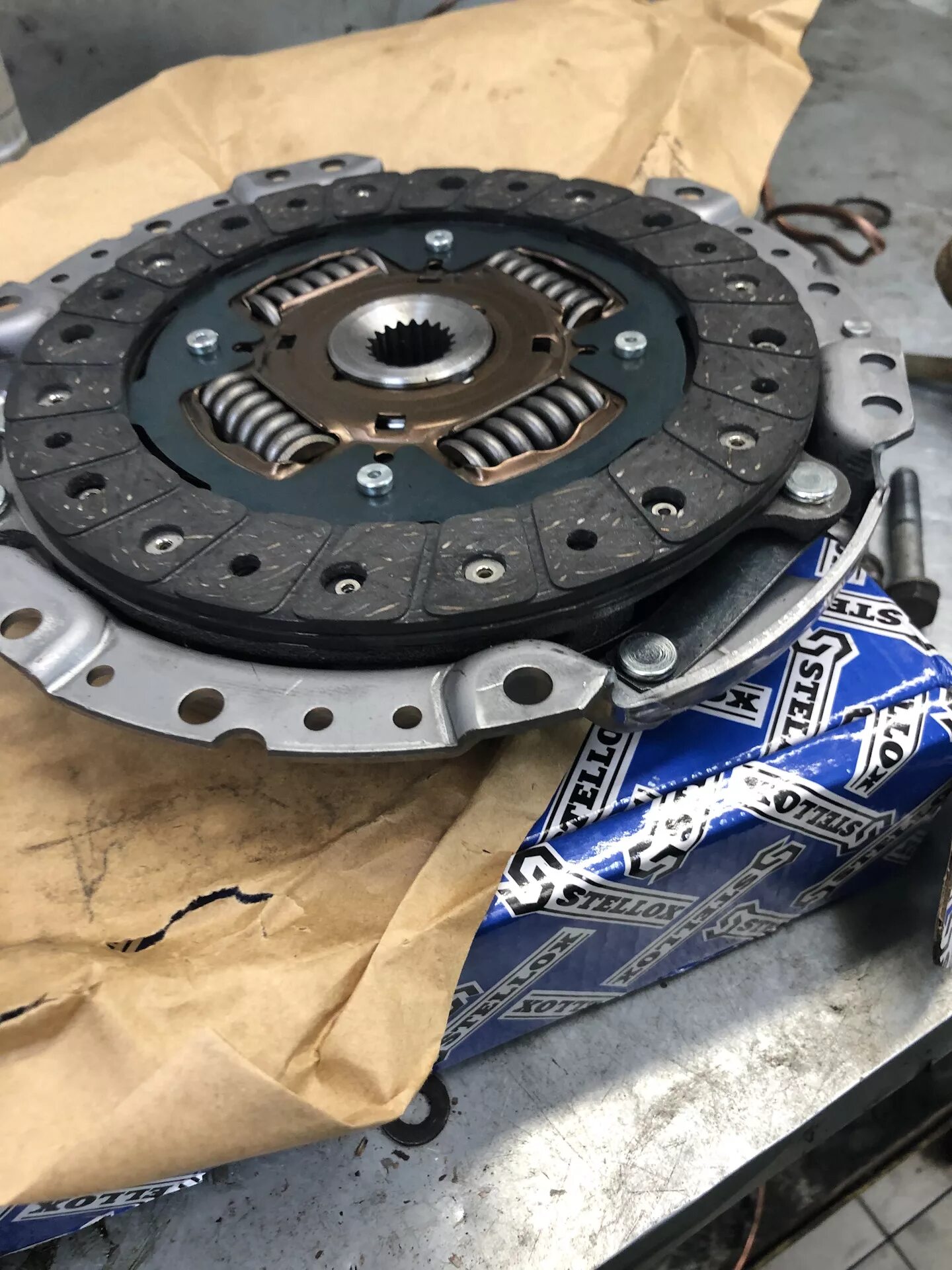 8 валео. Toyota auris 2010 диск сцепления. Диск сцепления на роботе. 6. Сцепление форд фьюжн 1.