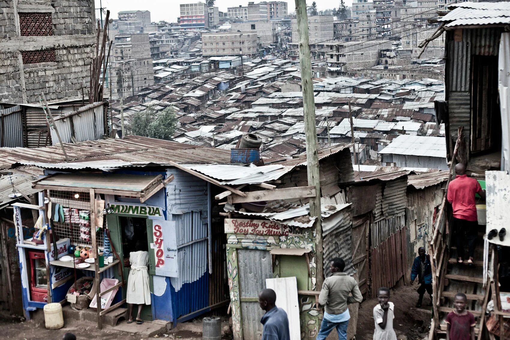 Найроби трущобы. Кения Найроби трущобы. Район Кибера Найроби Кения. Найроби трущобы Кибера.