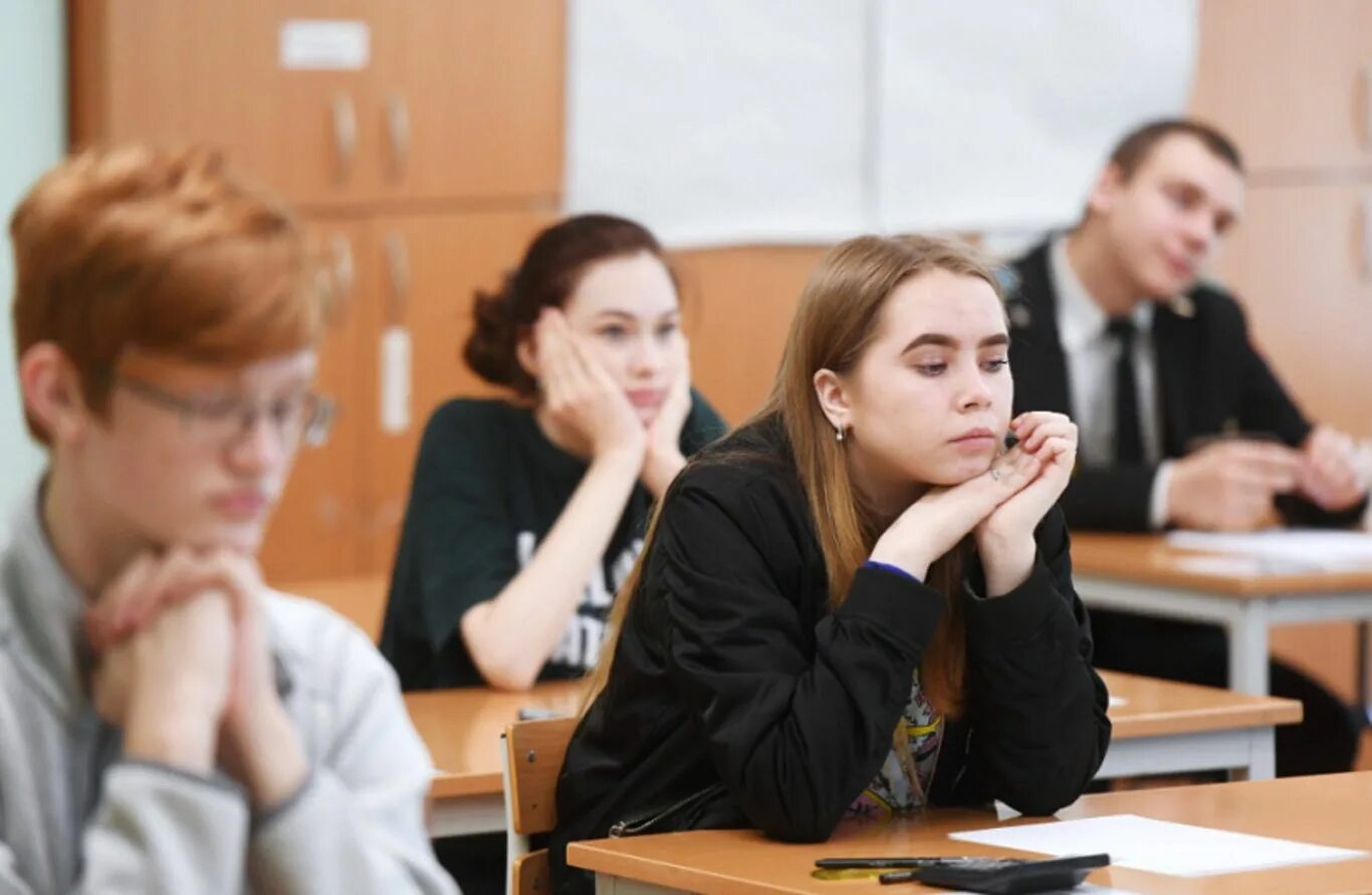 Куда поступить после 8 класса девочке. Самые частые вопросы. Куда поступить после 8 класса девочке. Профессии для поступления после 9 класса. Профессии после 9 класса для девушек с хорошей зарплатой список.