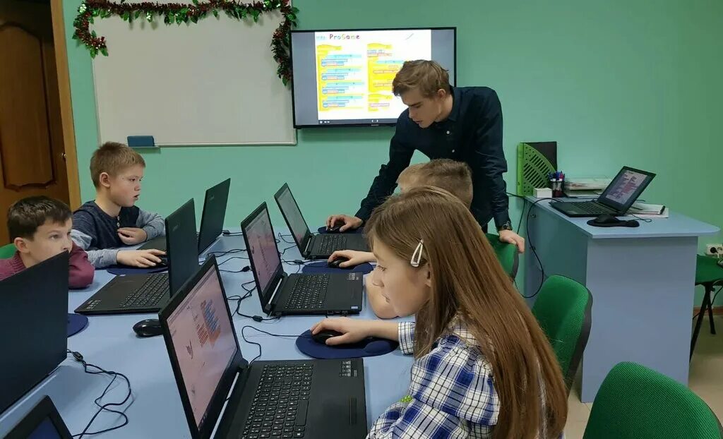 Школа coddy. Ребенок программист. Code школа. Школа компьютерного программирования. Курсы по программированию для детей.