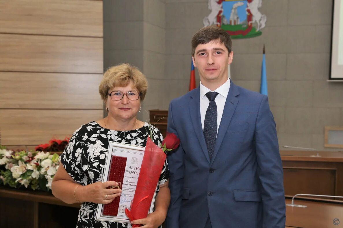 Награждение. Награждение в правительстве. Первоуральскбанк награждение.