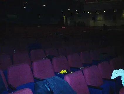 Центр на дубровке сейчас работает ли театральный