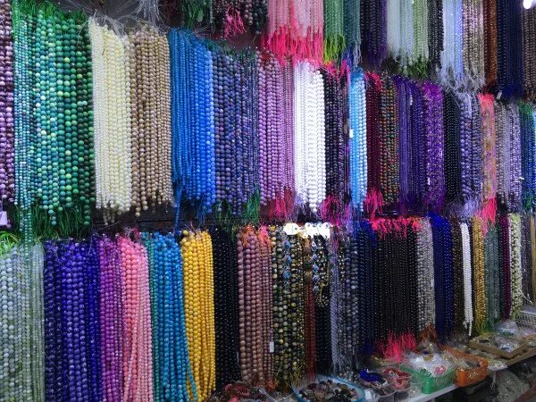 Бусы садовод. Садовод фурнитура для рукоделия. Гостиница севастополь рынок камни. Самый большой магазин бисера. Садовод бусины.