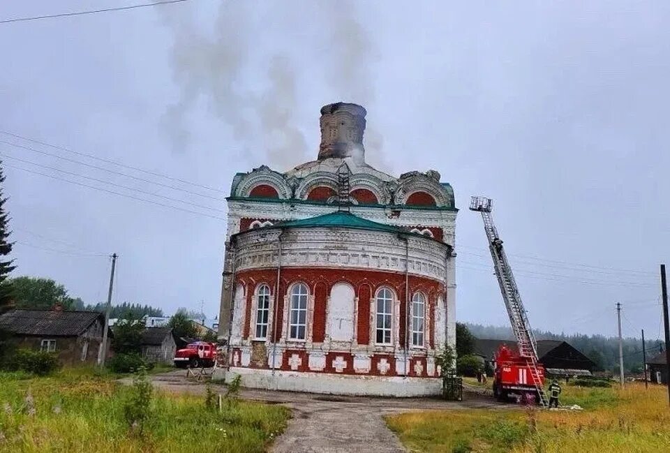 Кылтовский Крестовоздвиженский монастырь. Кылтово Республика Коми. Кылтовский монастырь Сыктывкар.