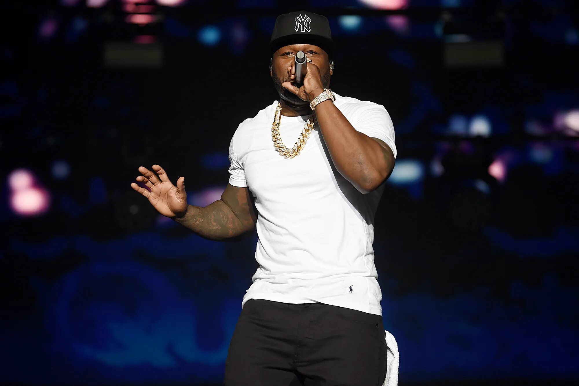 50 cent на сцене. 50 центов певец. Концерт 50 центов. 50 cent 2002 рэпер. Рэперы сша.