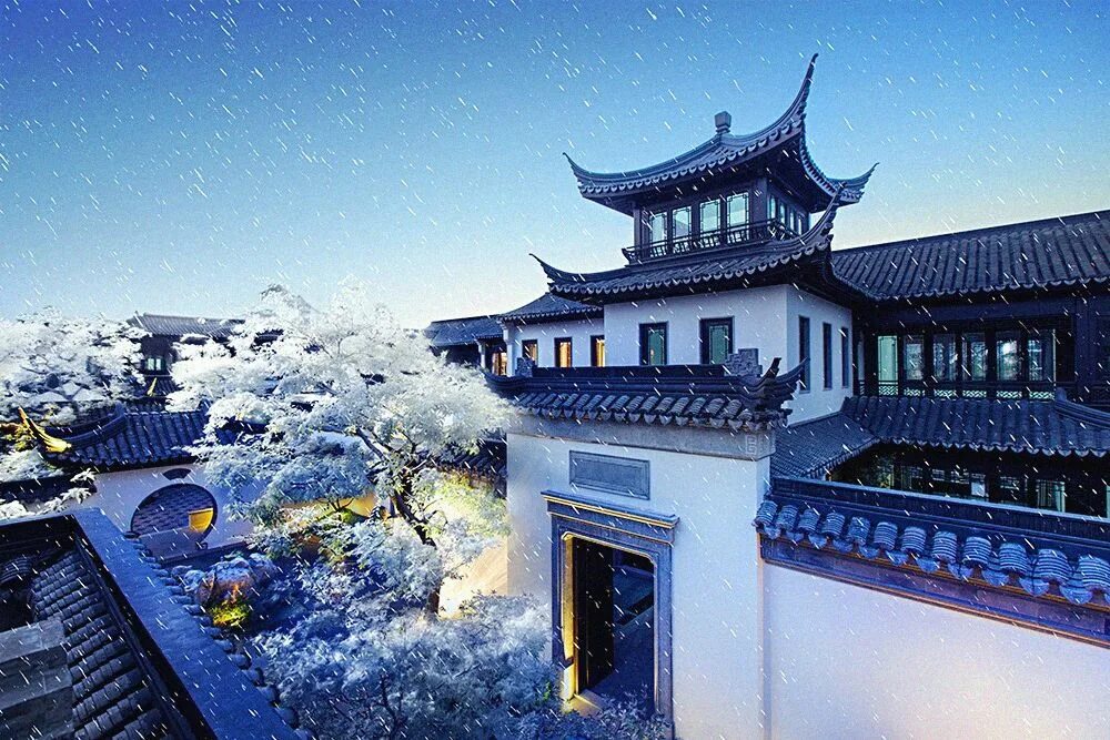Будет китайско синий. Сучжоу Китай монастырь холодных гор. Зима в Китае. Зимняя архитектура. Синяя китайская архитектура.