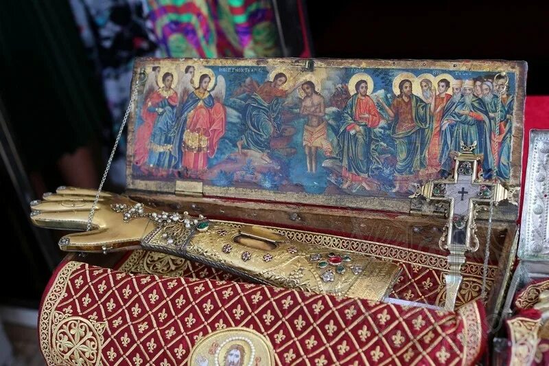 Частица мощей георгия победоносца. Карающая десница. Десница георгия победоносца. Карающая десница. Карающая десница науки assassin's creed unity на карте.