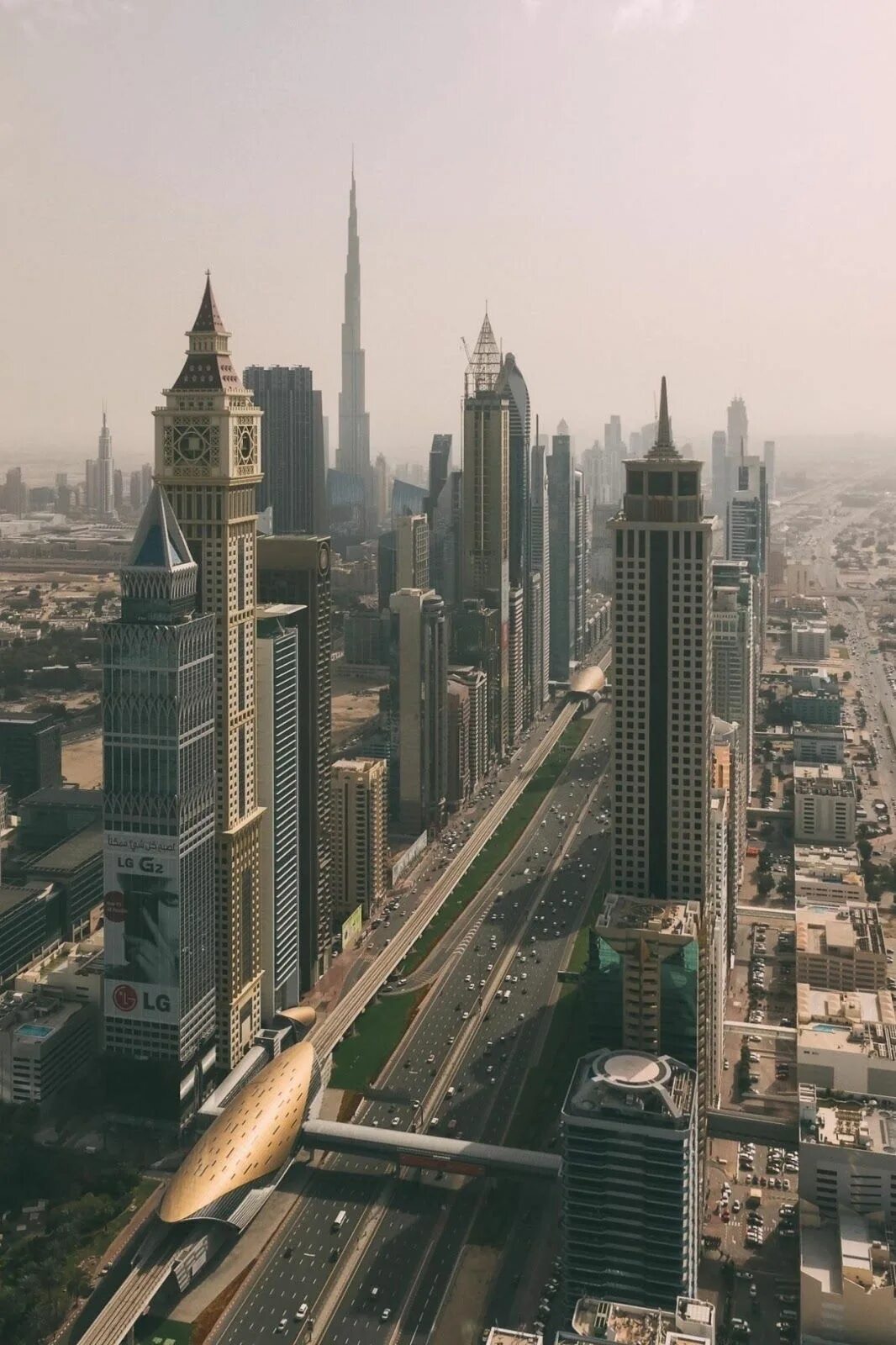 Дубайский айфон. Небоскребы Дубая. Dubai skyscrapers. Дубай 16 9.