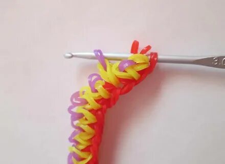Из резиночек крючком