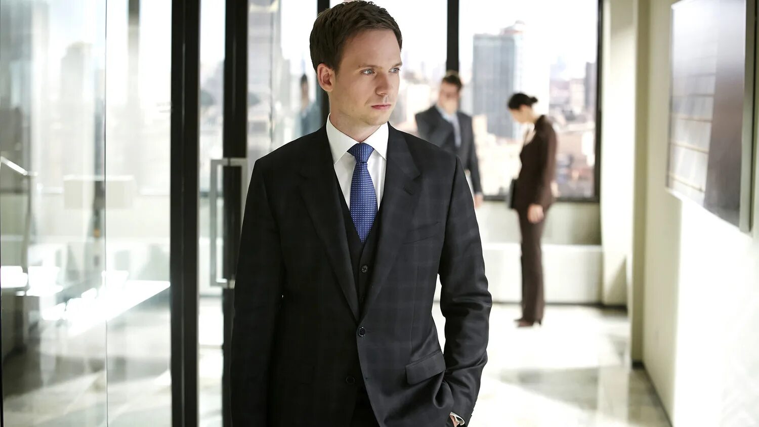 Suits seasons. Патрик Форс мажоры. Майк Росс Форс мажоры. Майк Форс мажоры.