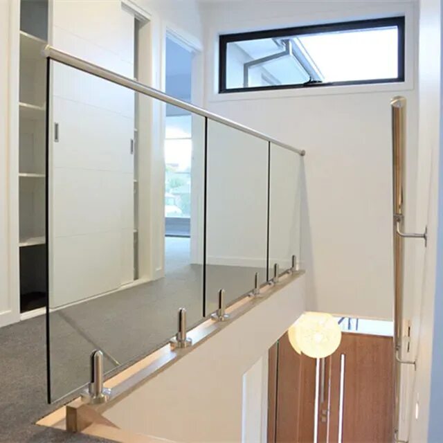 Стеклянные двери ограждения. Glass railing systems cx50. Ограждения со стеклом. Стеклянные двери ограждения. Стеклянное ограждение triplex.