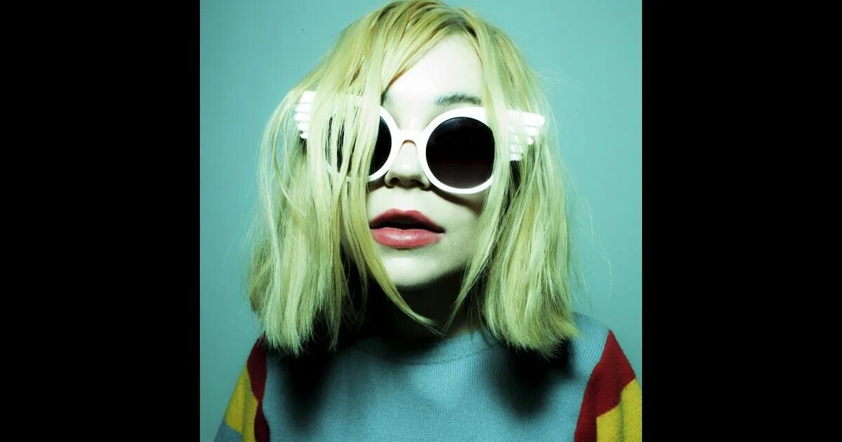Песня using you mars argo. Марс арго и поппи. mars argo poppy. mars argo лучше poppy. mars argo using you обложка.