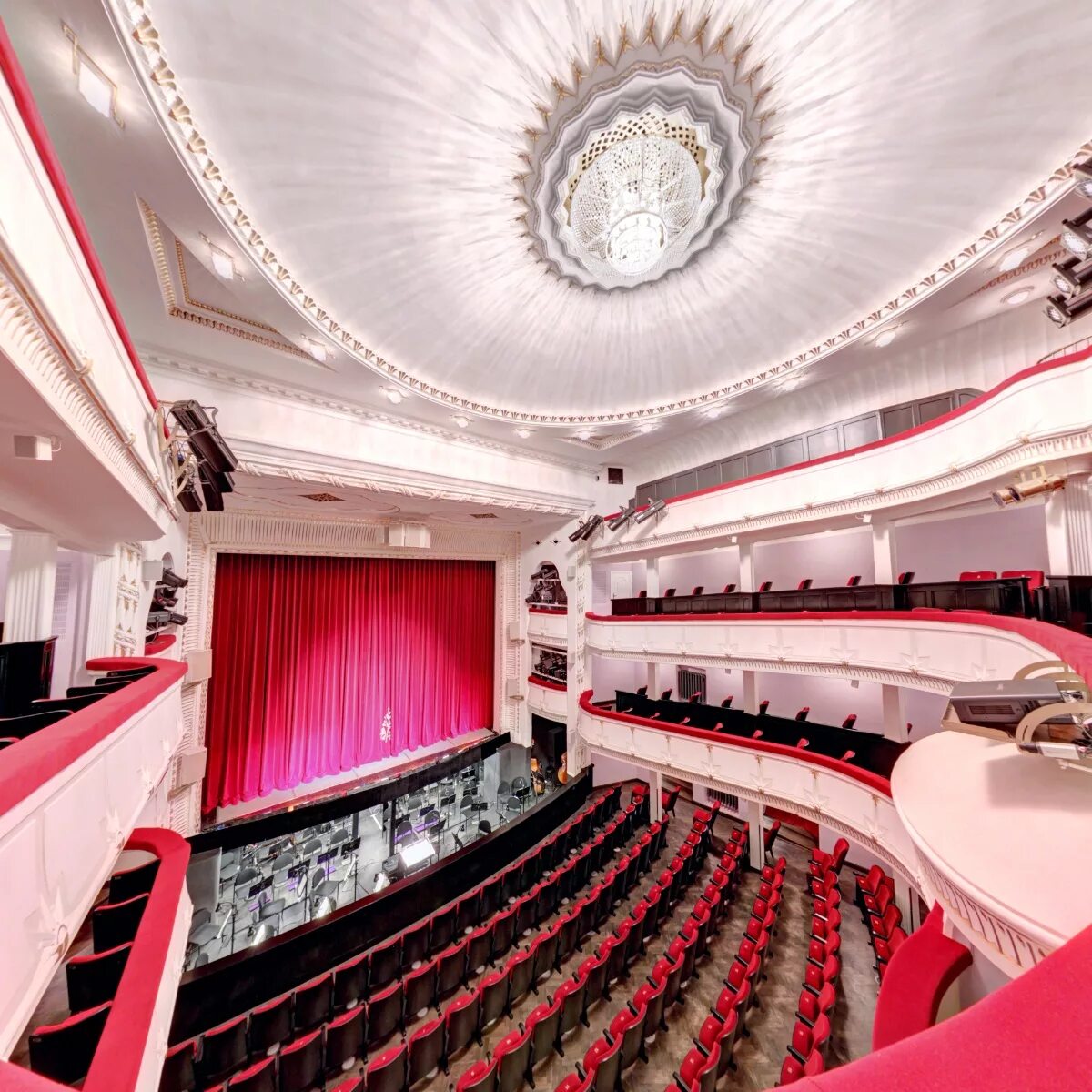 Музыкальный театр маршрут. Музыкальный театр маршрут. Музыкальный театр. Парковка у музыкального театра омск. Музыкальный театр маршрут.