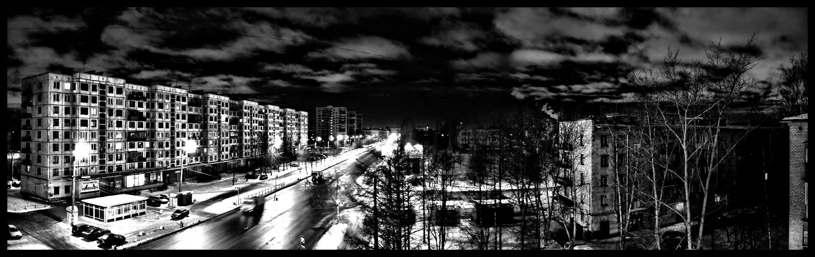 мрачные спальные районы. спальный район. многоэтажки ночью. серые многоэтажки. мрачный город.