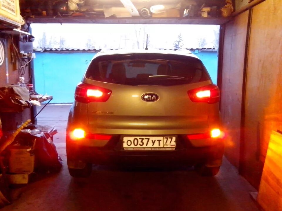 Kia Sportage 3 красные поворотники. Kia Sportage 3 дополнительные поворотники. Задние поворотники Киа Спортейдж 4. Kia Sportage 3 поворотники от американца. Киа спортейдж поворотники