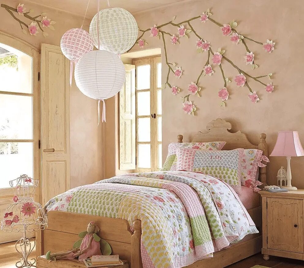 Декор для комнаты девочки. Декор для детской комнаты девочке. Украшения для комнаты. Украшения для детской комнаты. Декор для комнаты девочки.