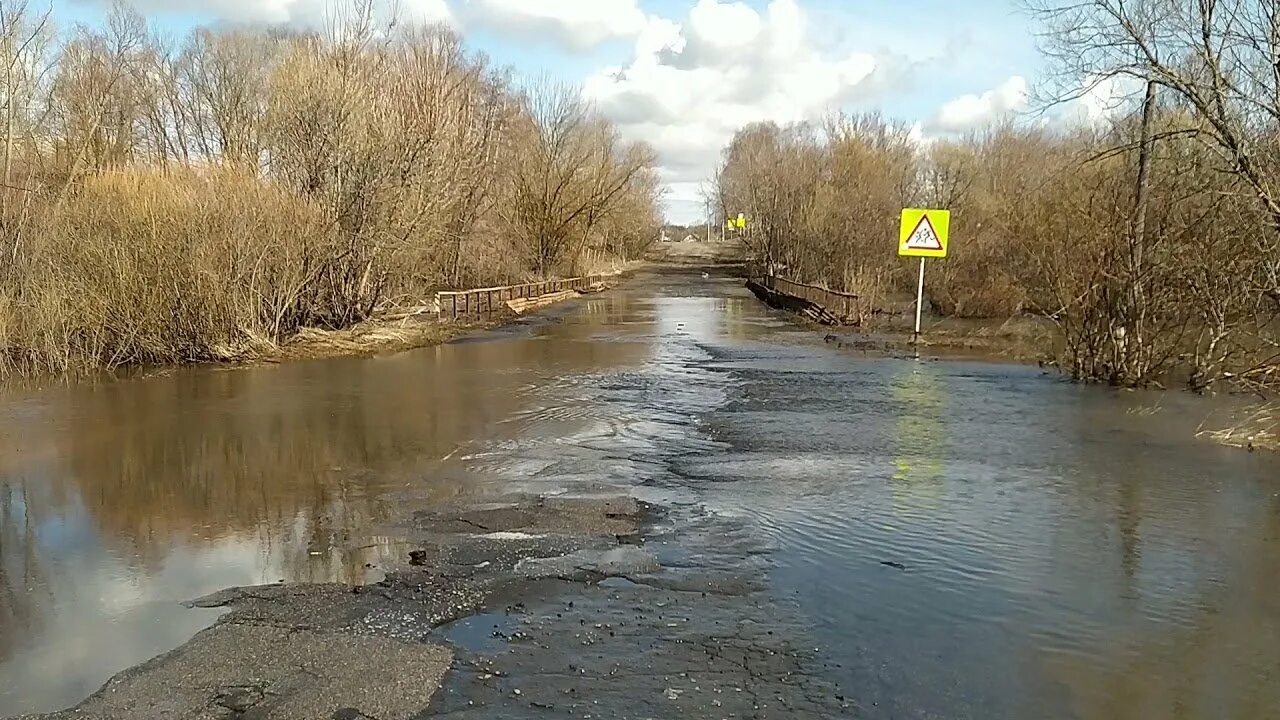 Уровень воды река цна. Разлив реки в Рязани. Ока река Рязань разлив. Разлив Оки в Рязани 2022. Река Трубеж Рязань.