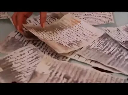 Идея стихотворения она сидела на полу