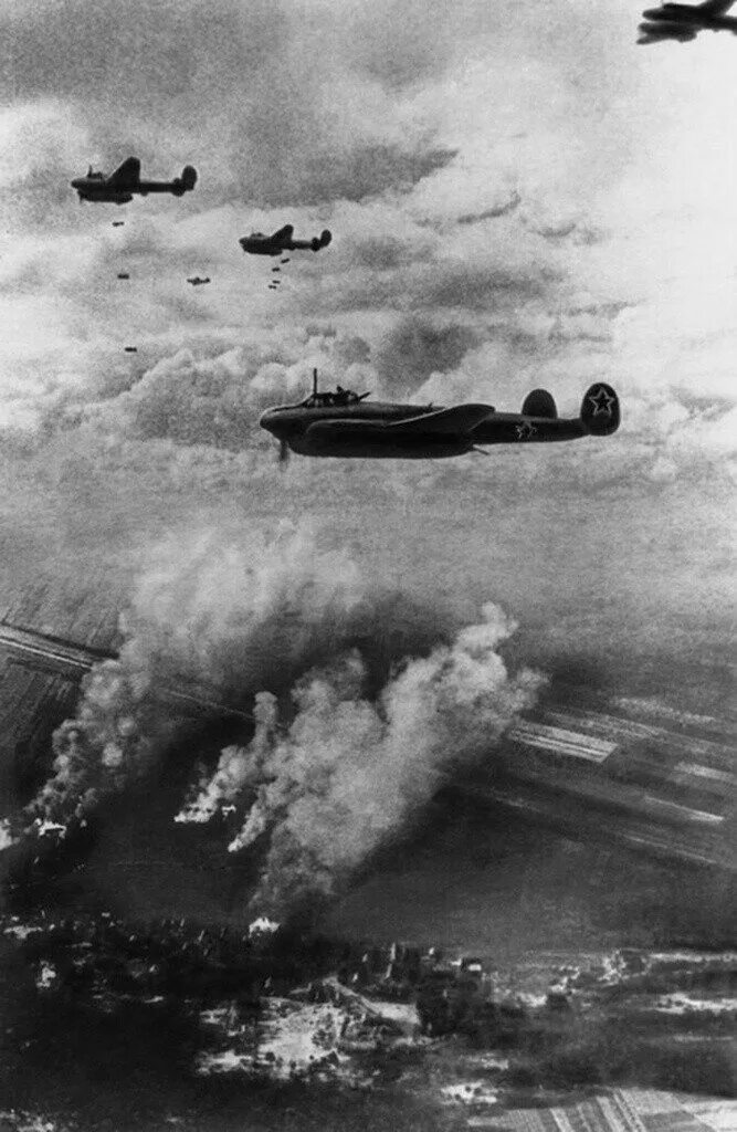 штрафные батальоны великой отечественной войны. бомбёжка севастополя 1941. вов 22 июня 1941 самолеты. вов 22 июня 1941. первые бои 22 июня 1941 года.