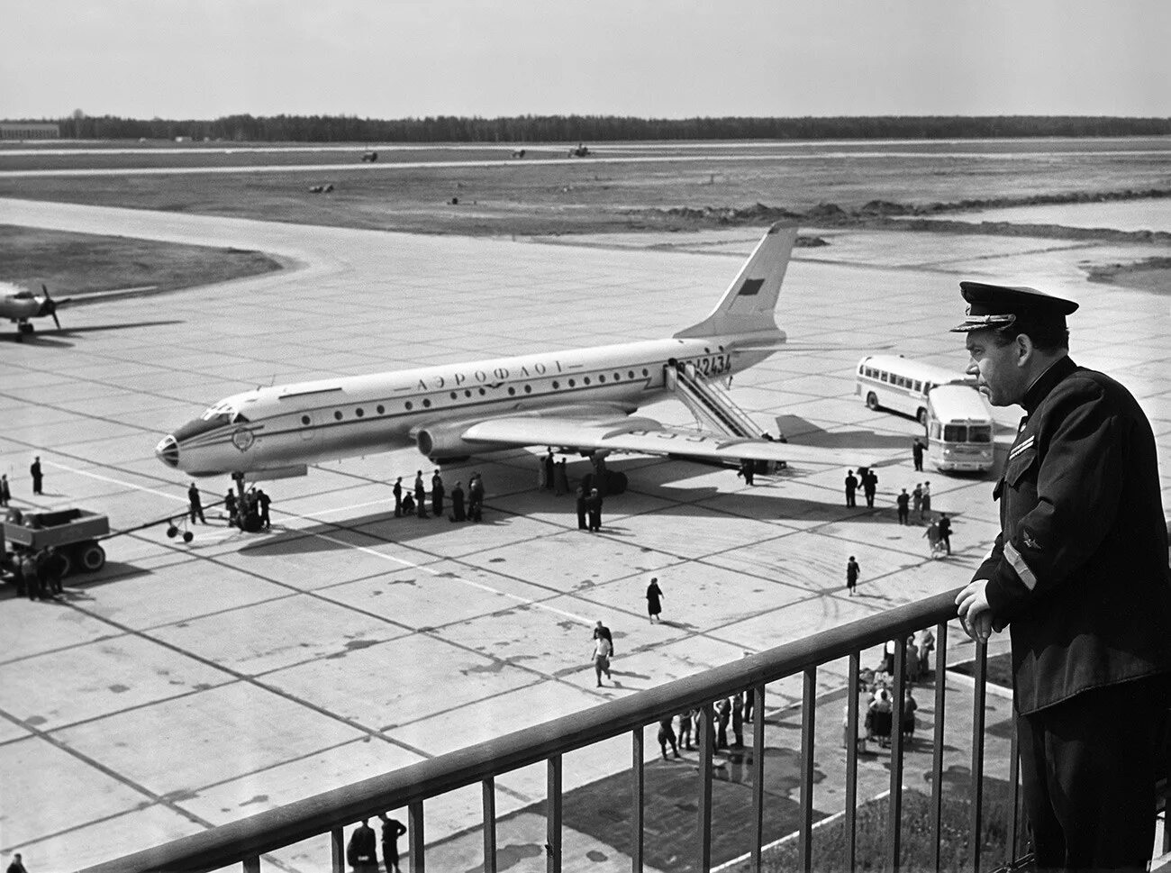 Самолета том 1. Аэропорт Шереметьево 1959 год. 11 Августа 1959 аэропорт Шереметьево. Открытие 1959 аэропорт Шереметьево.. Ту-104 пассажирский самолёт.